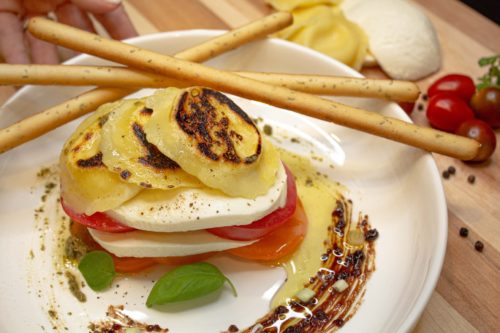 RAVIOLI CAPRESE SALAD